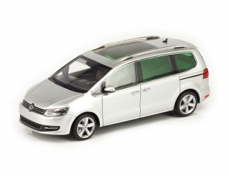 Volkswagen Sharan II 2010 серебристый