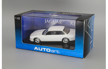 JAGUAR XJR, white