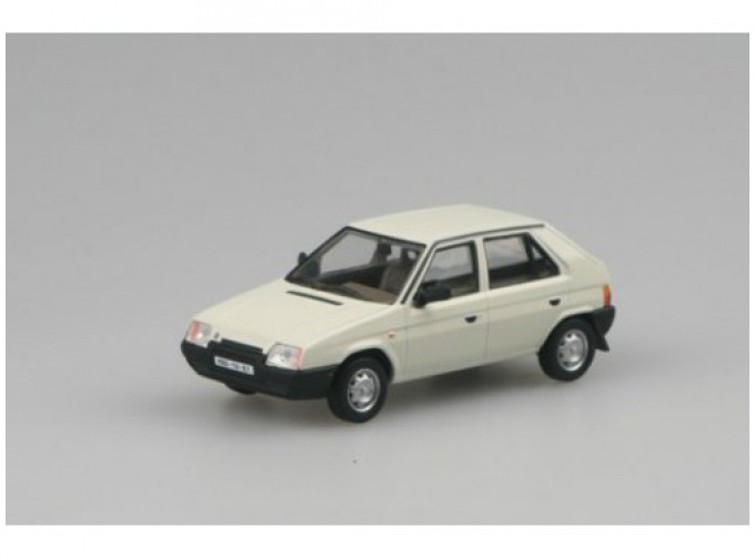 SKODA Favorit 136L 1987, белый