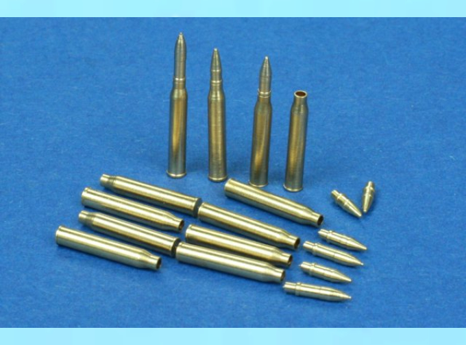 Металлические снаряды 7,5cm KwK42 L/70 3 x armour-piercing projectile 3 x armour-piercing sabot 3 x high-explosive projectile 12 x shels Panther & Jagdpanzer IV (L/70)