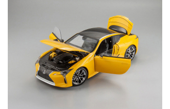 Lexus LC500, yellow
