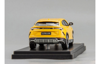 Lamborghini Urus (giallo auge)