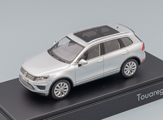 VOLKSWAGEN Touareg 7P (Facelift 2015), silver