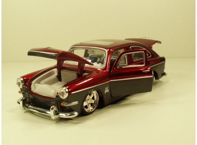 VOLKSWAGEN 1600 Fastback (1967), Custom Shop 1:24, бордовый