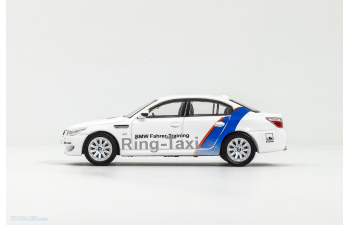 BMW M5 E60 Ring-Taxi (2004), white