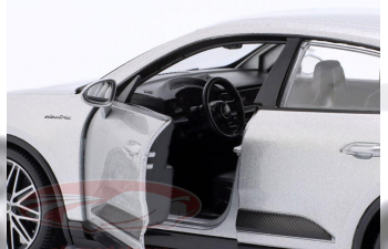 PORSCHE Macan Turbo Electric (2024), white