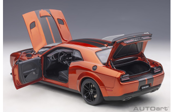 Dodge Challenger SRT Hellcat Widebody - 2018 (go mango/dual gunmetal center stripes)