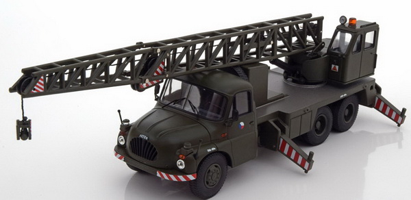 TATRA 138 Crane-Truck Military (1962), military green