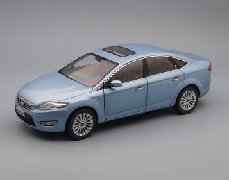 FORD Mondeo, light blue