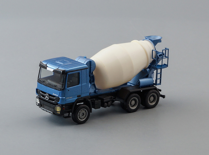 MERCEDES-BENZ Actros 2632, blue / white