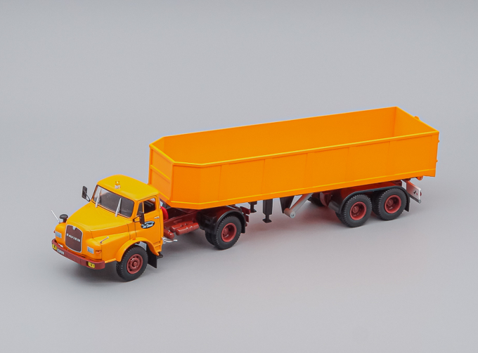 SAVIEM Sm240 Truck Movimento Terra (1964), orange