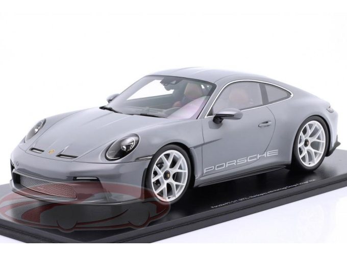 PORSCHE 911 (992) S/T Heritage Design Package (2024)