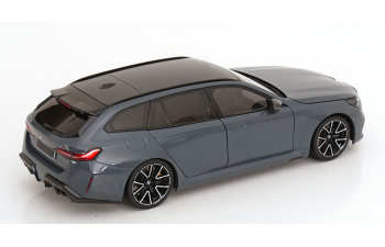 BMW M5 Touring (2024), grey metallic