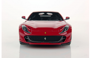 Ferrari 812 Superfast (rosso 70 anni, shiny)