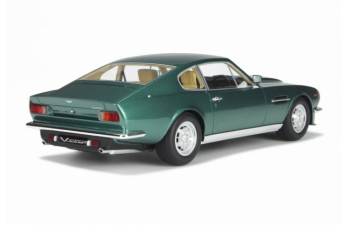 Aston Martin V8 Vantage green