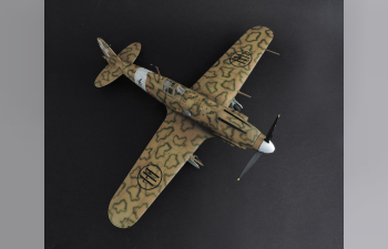 Сборная модель MACCHI Mc205 Veltro Airplane Military 1942