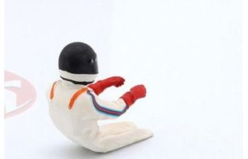 Фигурка сидящего гонщика в черном шлеме (1977)