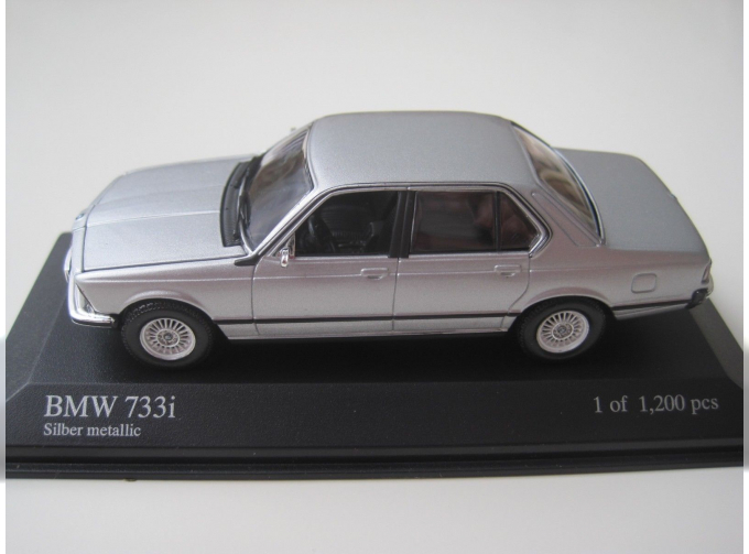 BMW 733i (1977), silver