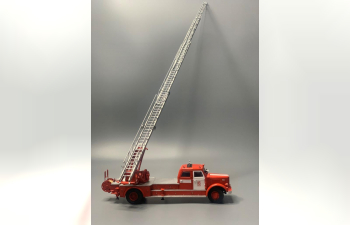 Сборная модель Пожарная автолесница АМ-32(200) колеса смола