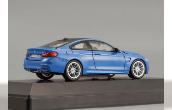 BMW M4 Coupe F82 (2014), blue met.