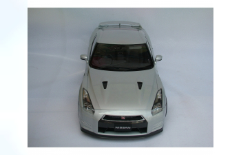 Сборная модель NISSAN GT-R