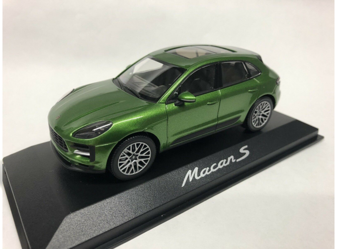 Porsche Macan S (mamba green)