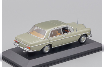 MERCEDES-BENZ 300 SEL 6.3 W109 (1968), bright green