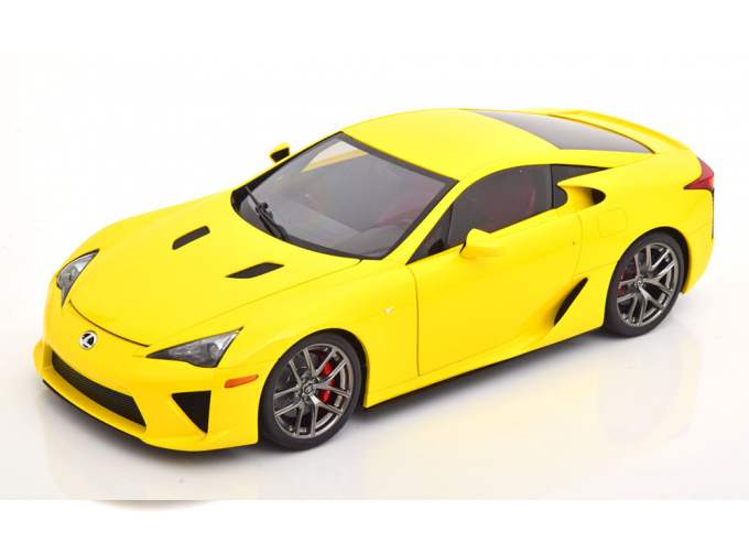 LEXUS LFA (2010), yellow