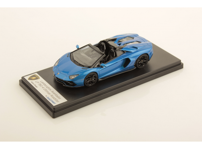 LAMBORGHINI Aventador Ultimae Roadster , blu tawaret