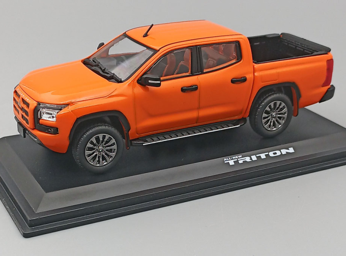 MITSUBISHI Triton (2023), orange