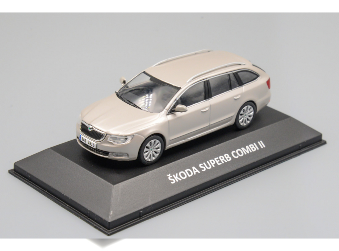 SKODA Superb Combi II (2008)