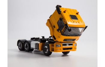 Камский грузовик 65206 седельный тягач, желтый