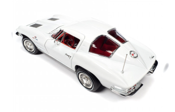 CHEVROLET Corvette C2 Z06 Coupe (1963), creme-white