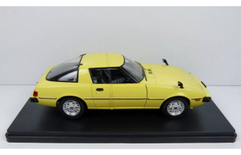 MAZDA Savanna RX-7 SA22C (1978), yellow