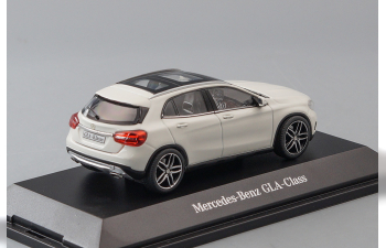 MERCEDES-BENZ GLA-Klasse X156, white