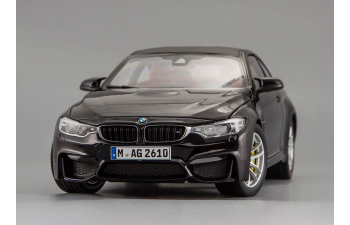 BMW M4 Coupe F82 (2014), matt black