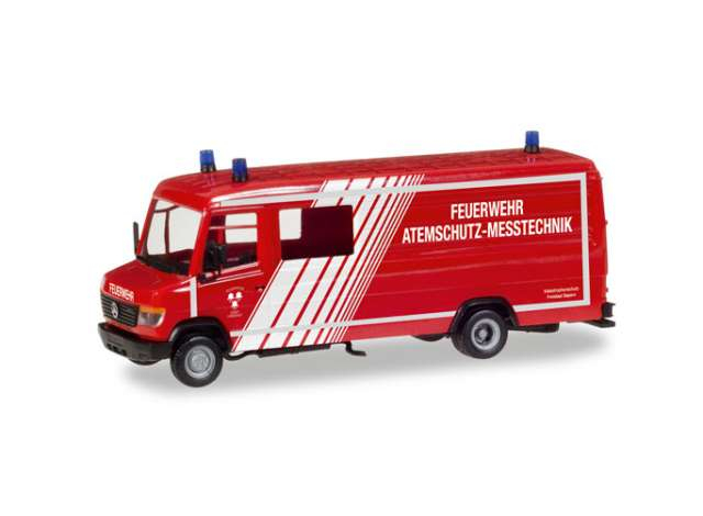 MERCEDES-BENZ Vario GW-A/S Feuerwehr Landshut, red