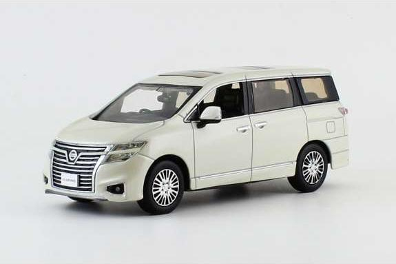 NISSAN Elgrand Highway star, brilliant white