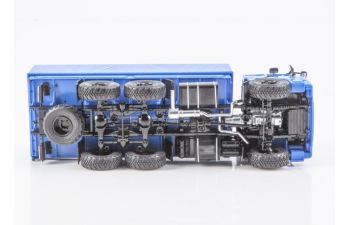 Камский грузовик 43118 рестайлинг бортовой с тентом, синий