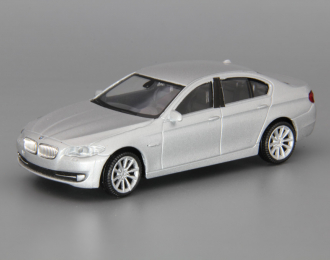 BMW 535i, silver