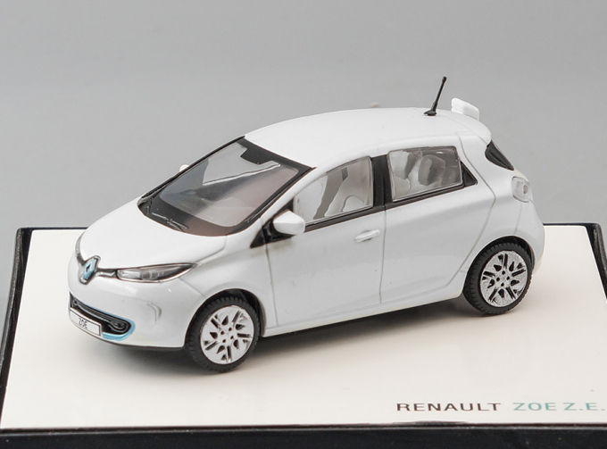 RENAULT ZOE Z.E., white