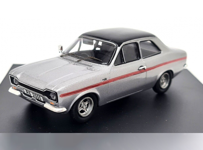 FORD Escort RS 2000, silver with black vinil roof