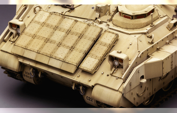 Сборная модель Американская БМП M3A3 Bradley w Busk III