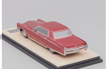 CADILLAC Fleetwood Sixty Special (1968), San Mateo Red Metallic