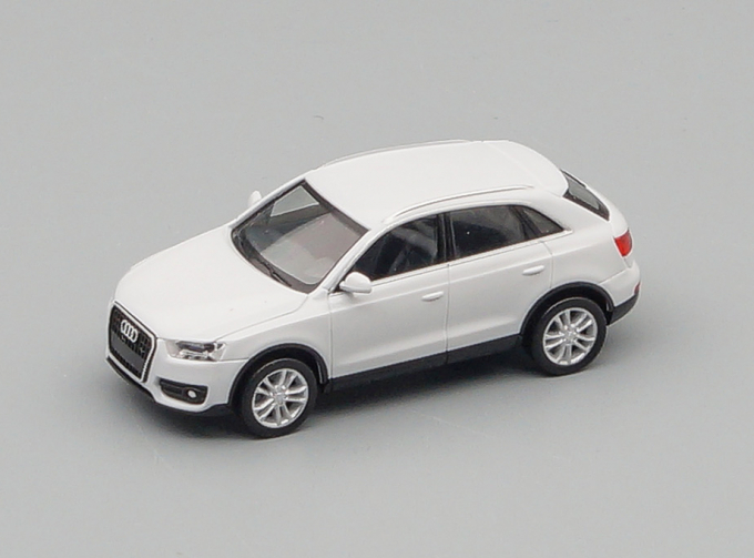 AUDI Q3, glacier white