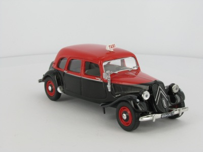 CITROEN Traction 11 familiale Taxi (1955), red / black
