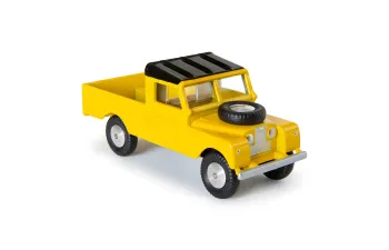 LAND ROVER 109 WB (1967), yellow
