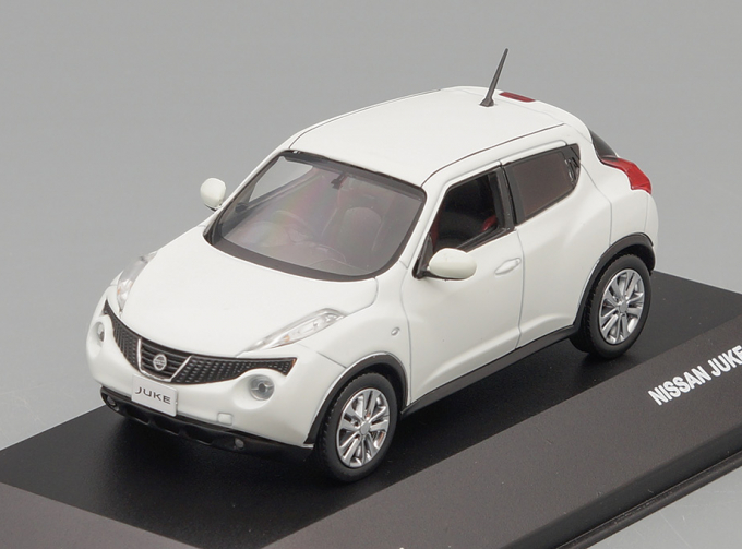 NISSAN Juke кроссовер 4х4 (2010), white