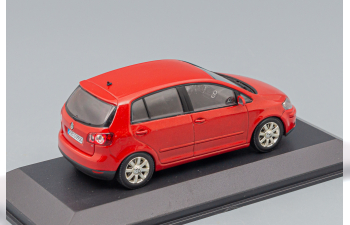 VOLKSWAGEN Golf Plus, red