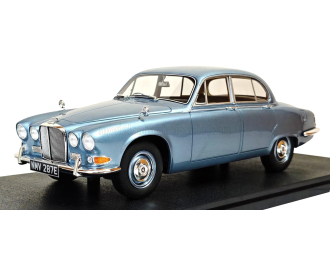 JAGUAR 420 (1967), light blue
